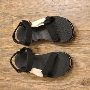Teva midform sandals